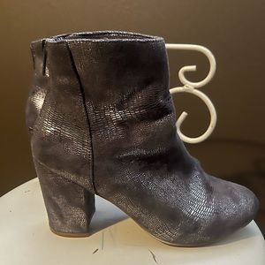 Metallic Silver and Purple Zip Up Bootie with Heel 8.5